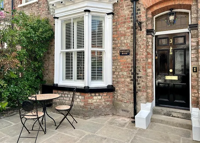 Minster Peak Apartament *